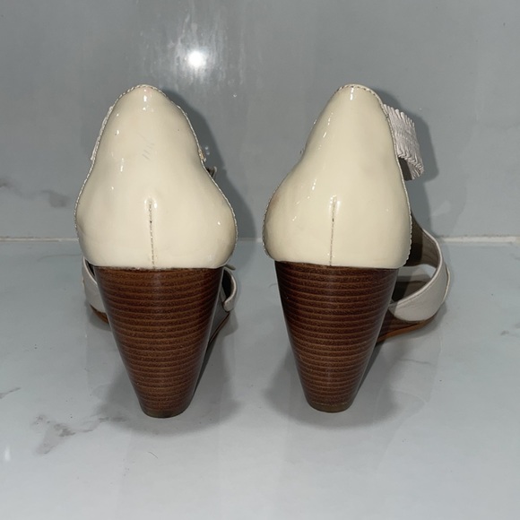 Micheal Kors Cream Leather Wedges - Picture 9 of 9